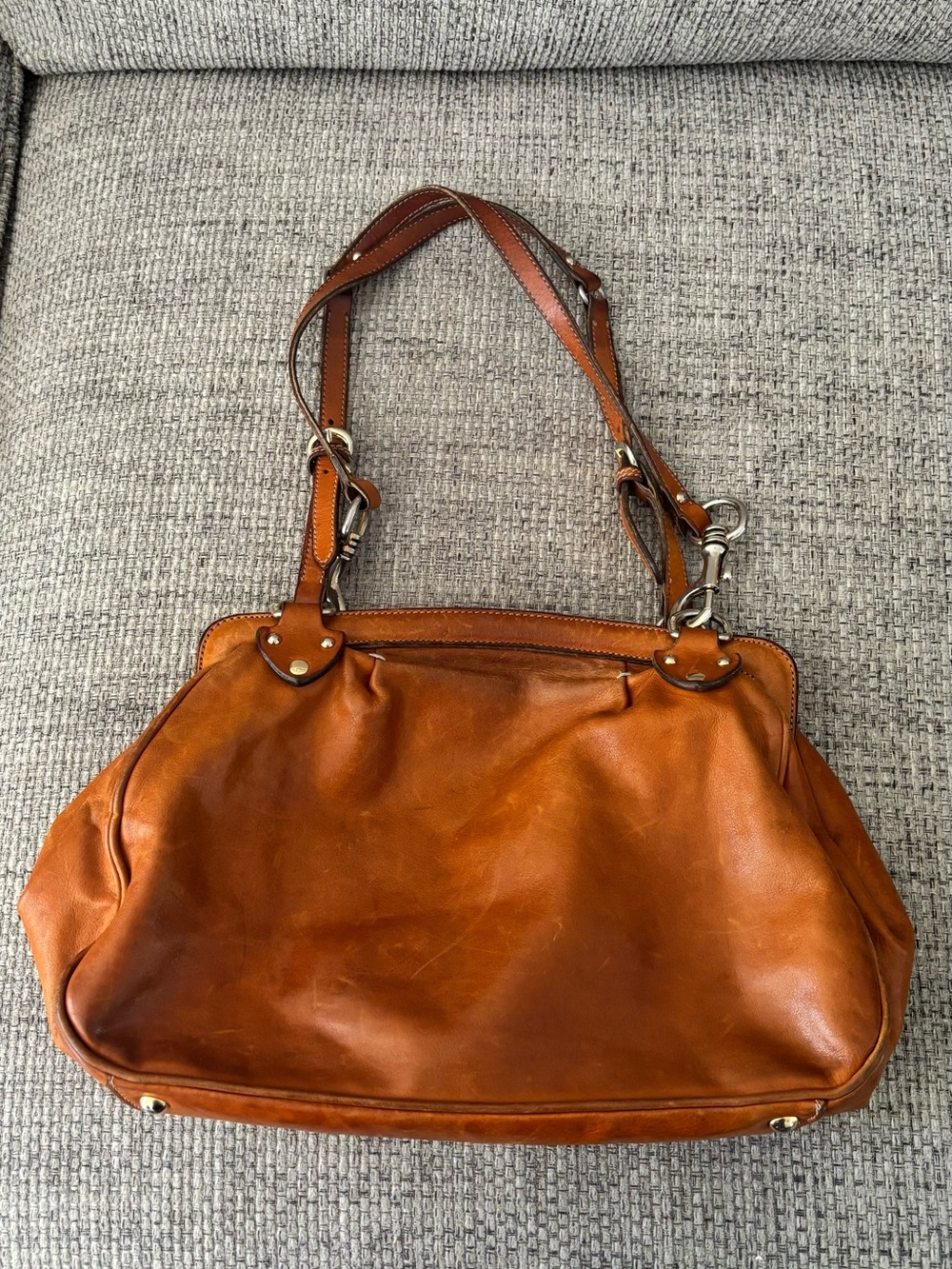 Leather Shoulder Bag in Warm Cognac